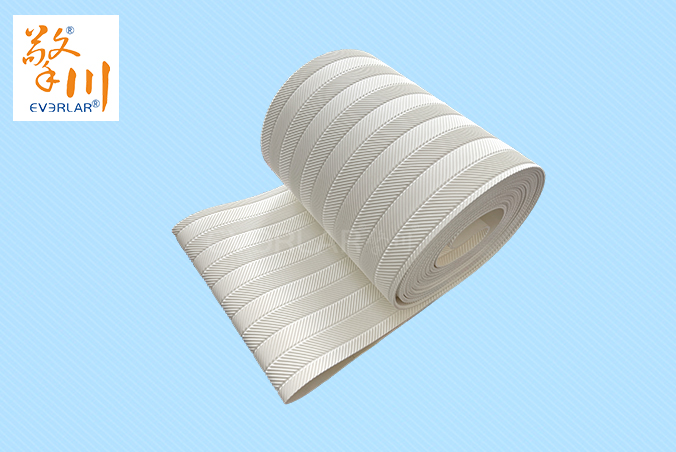 PVC輸送帶加魚骨紋耐磨耐切割食品包裝生產(chǎn)線設(shè)備傳送帶