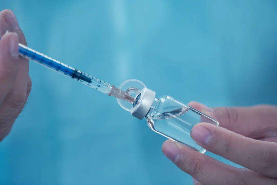 打了新冠疫苗還要戴口罩嗎？